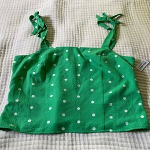 Nwt’s Old Navy Green and White Sleeveless Crop Top